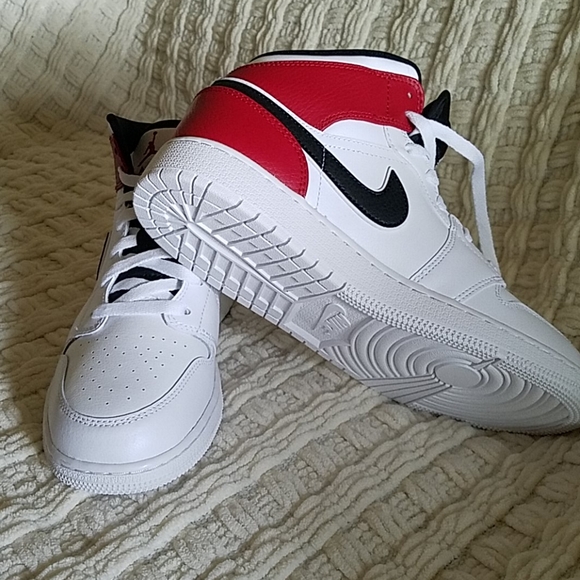 Air Jordan 1 Mid GS Chicago - Picture 4 of 6